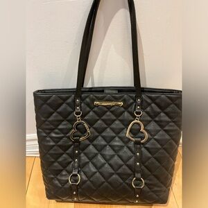 betsey johnson large black quilted heart purse